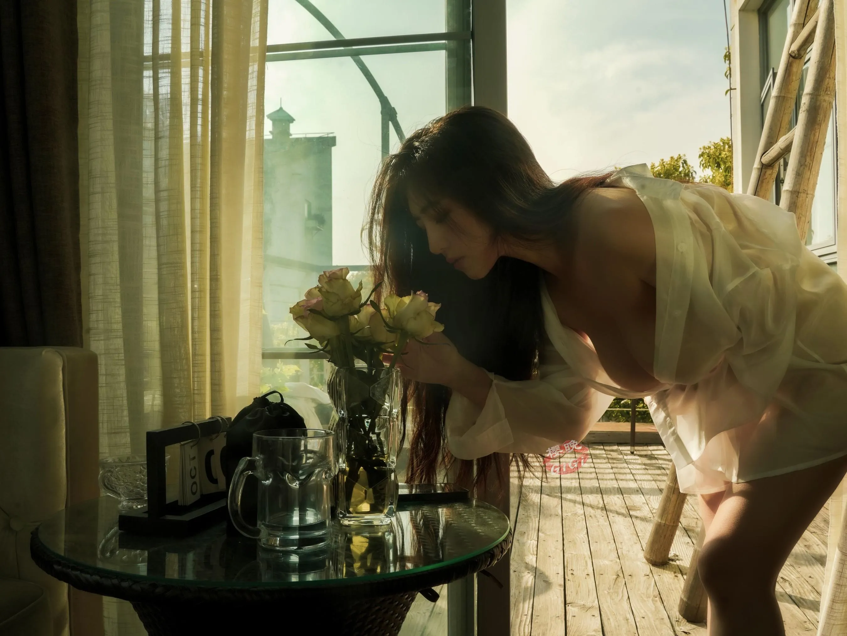 樱晚gigi – NO.67 被抚摸的衬衫 [20P]插图2